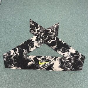 Nike Tie Headband ‼️‼️ (Length of headband 36 inches)